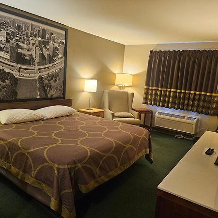 ซูเปอร์ 8 บาย วินด์แฮม อวา Motel Ava ภายนอก รูปภาพ