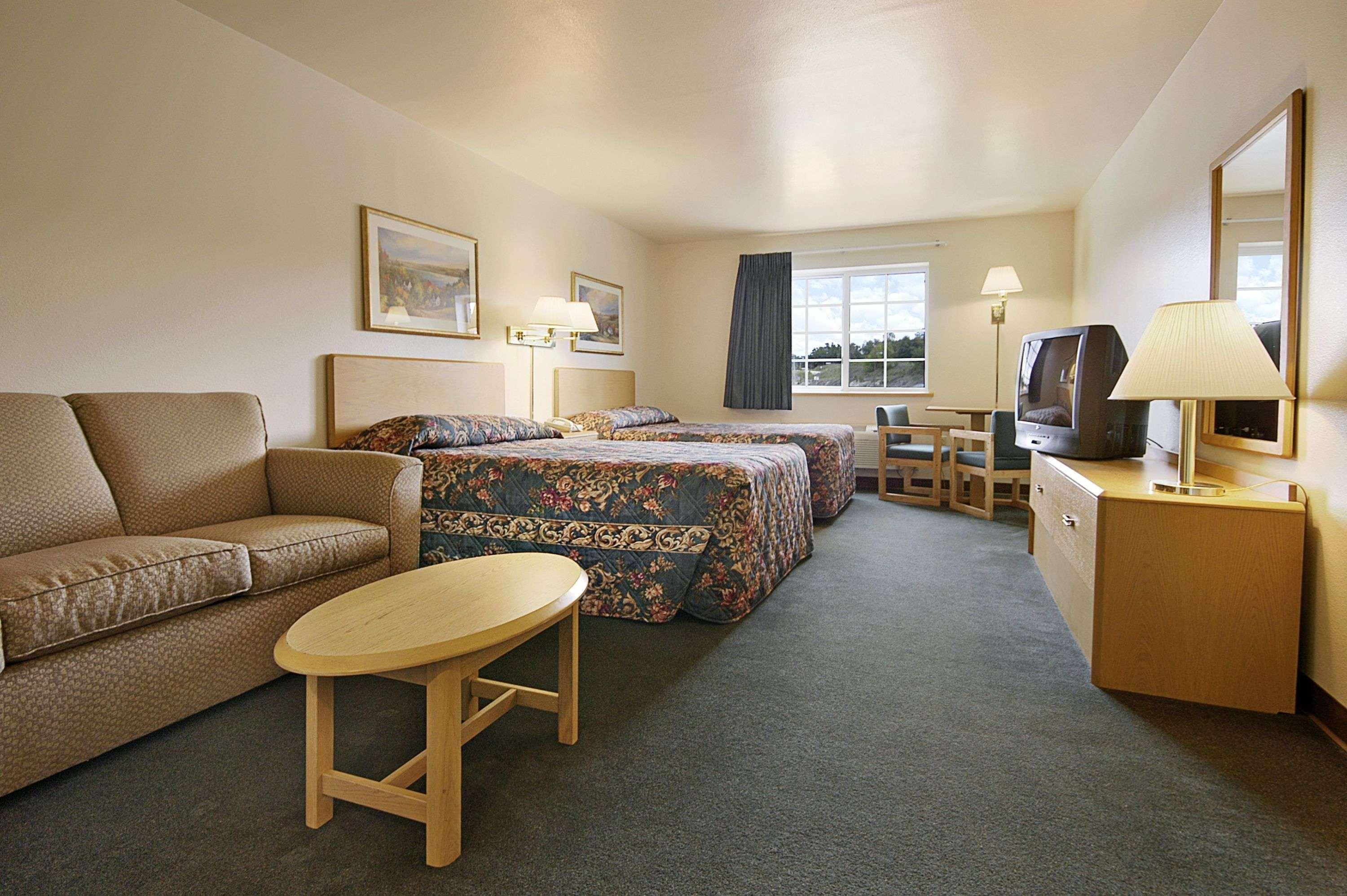 ซูเปอร์ 8 บาย วินด์แฮม อวา Motel Ava ภายนอก รูปภาพ