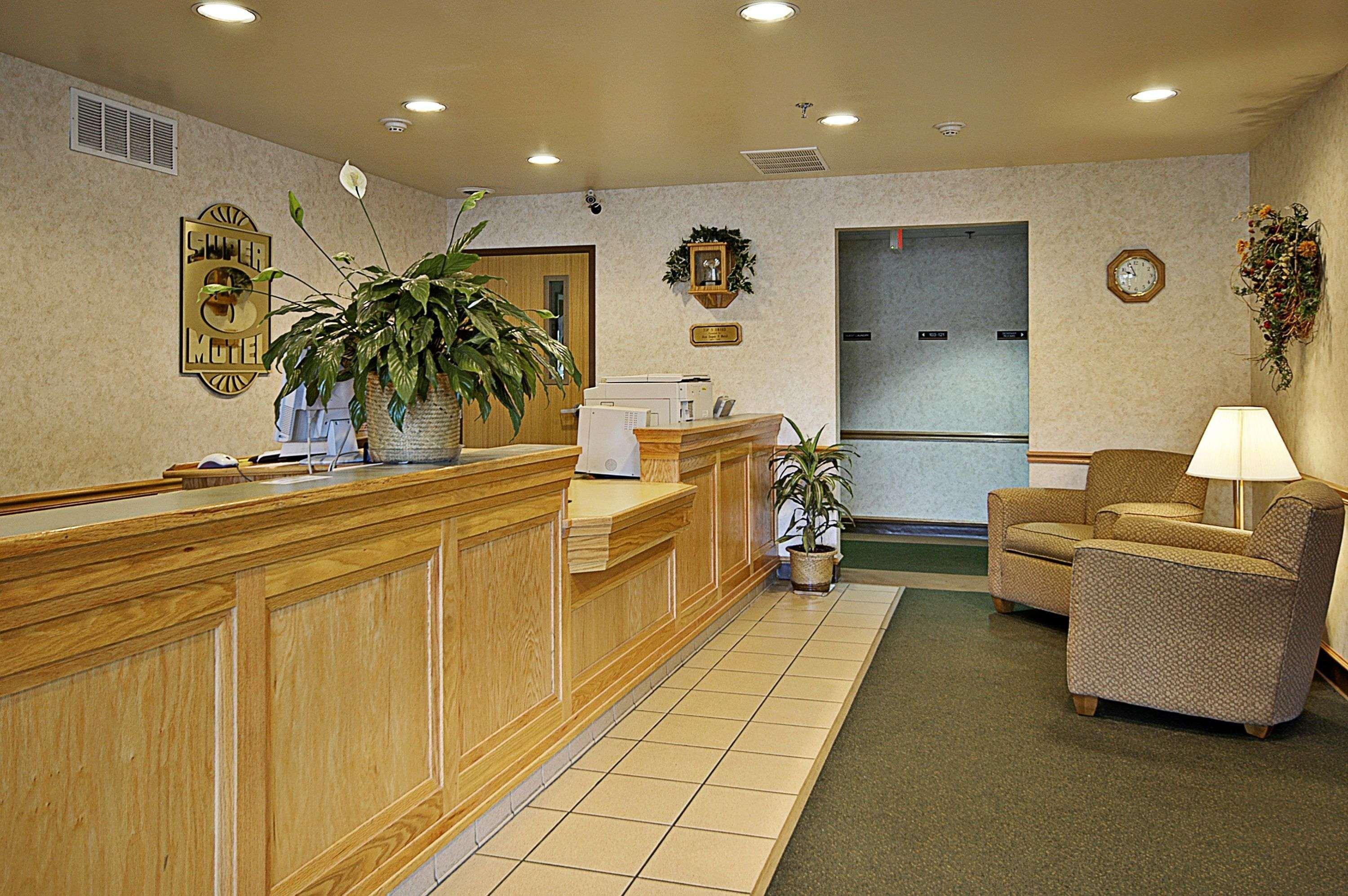 ซูเปอร์ 8 บาย วินด์แฮม อวา Motel Ava ภายนอก รูปภาพ