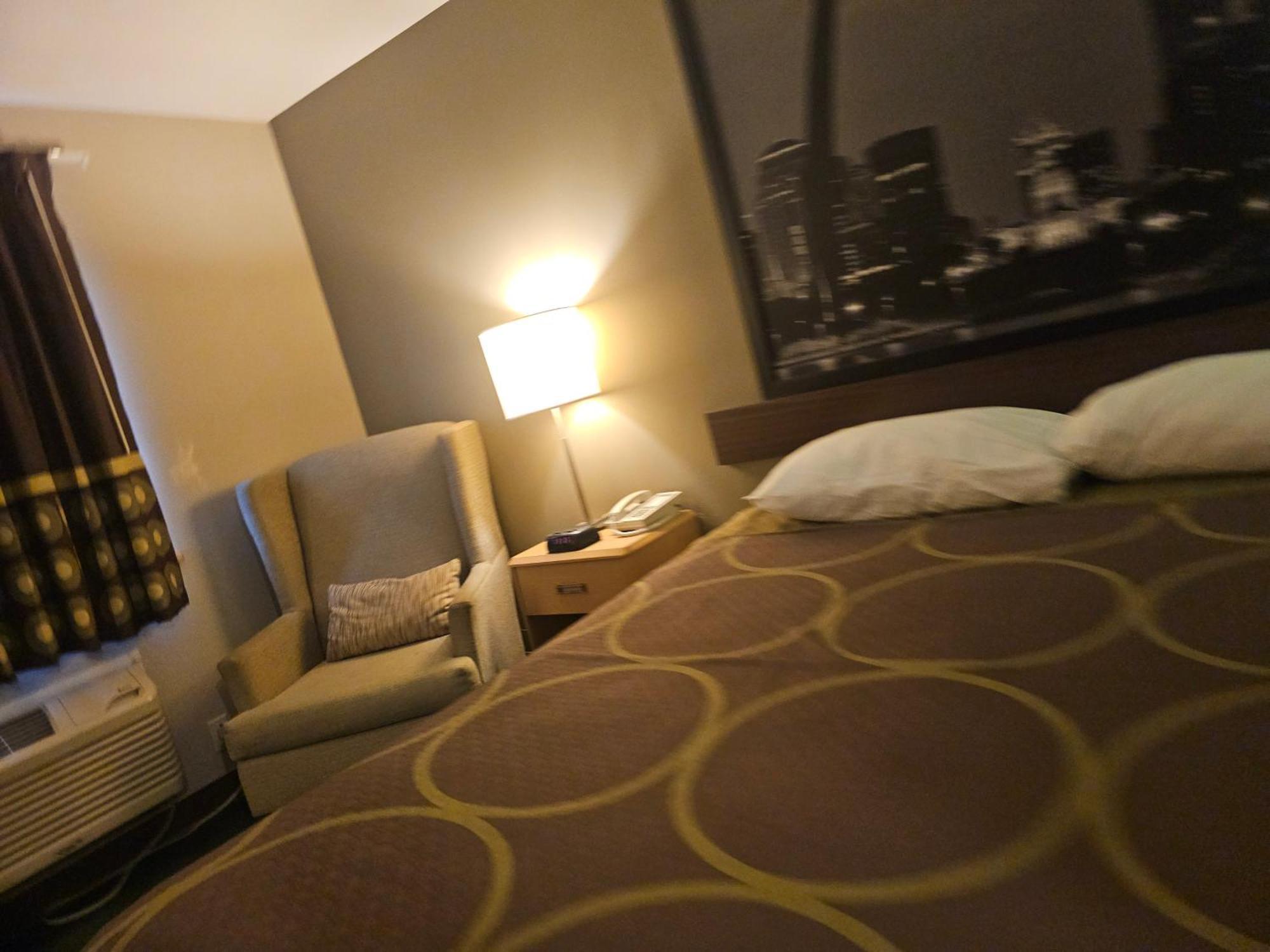 ซูเปอร์ 8 บาย วินด์แฮม อวา Motel Ava ภายนอก รูปภาพ