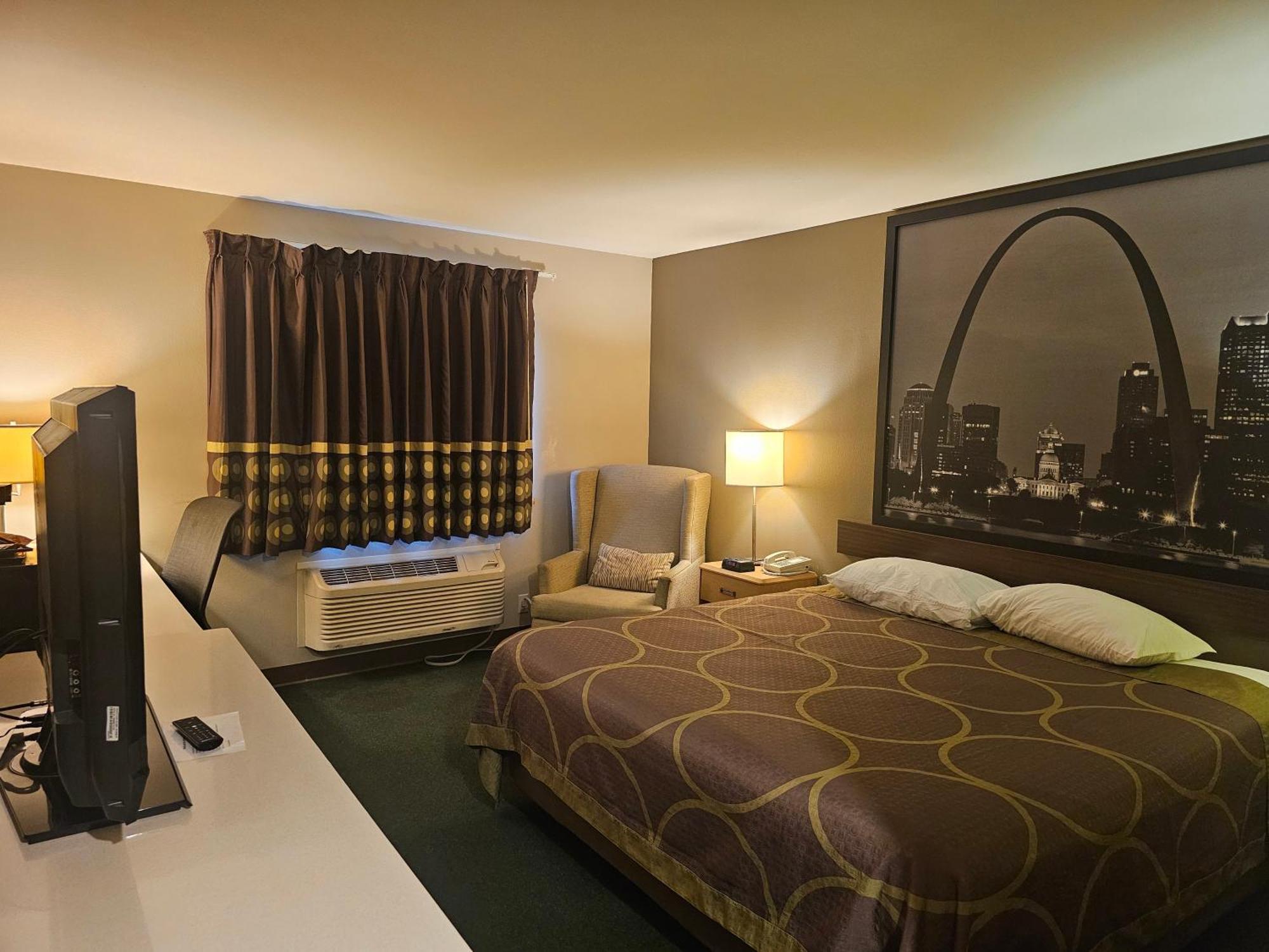 ซูเปอร์ 8 บาย วินด์แฮม อวา Motel Ava ภายนอก รูปภาพ