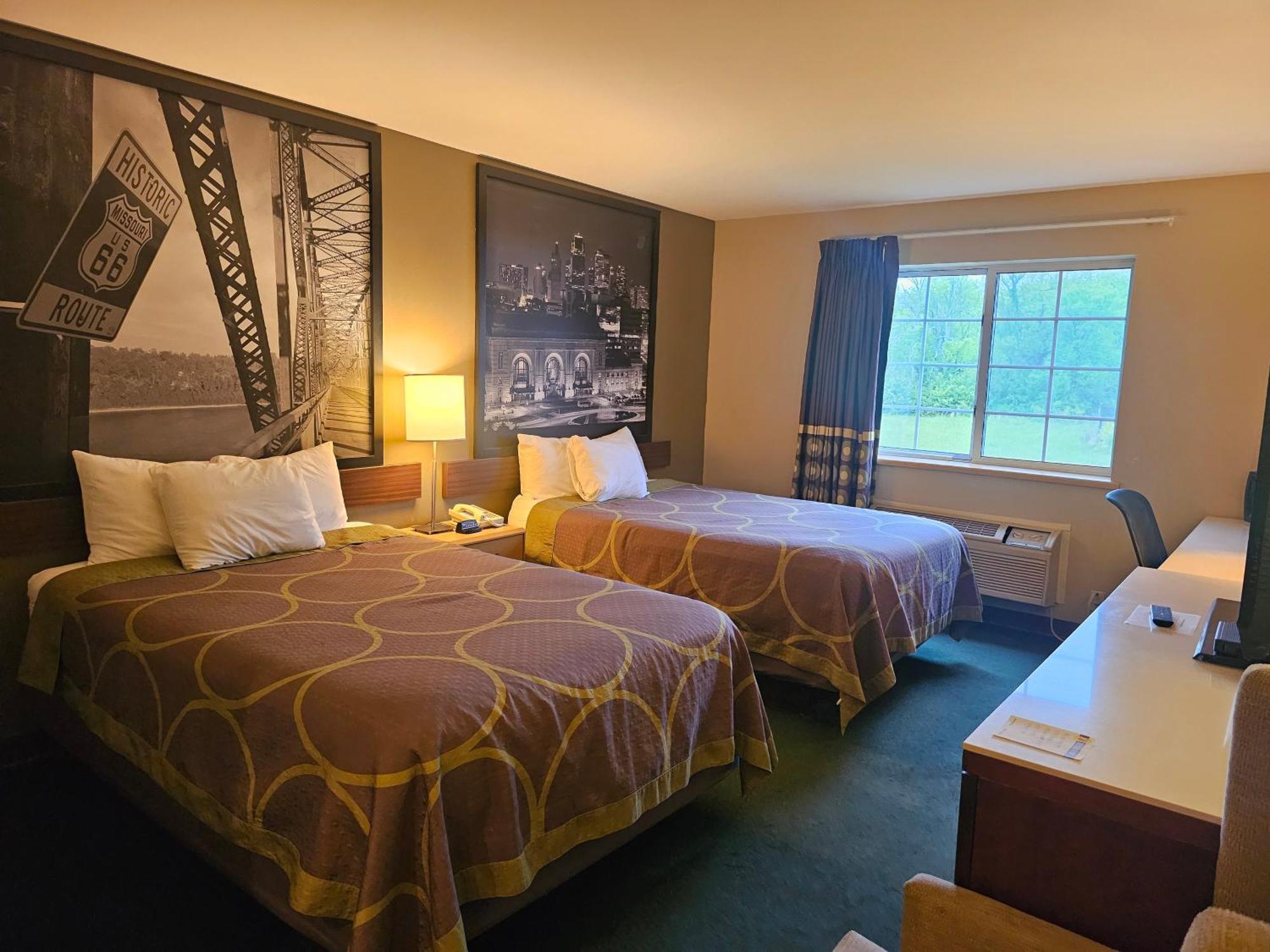 ซูเปอร์ 8 บาย วินด์แฮม อวา Motel Ava ภายนอก รูปภาพ